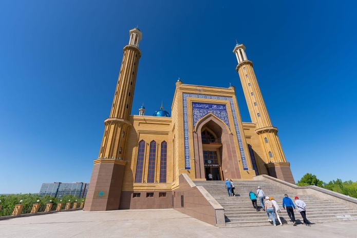 Алтай Кульгинов посетил музей Исламской культуры в ВКО