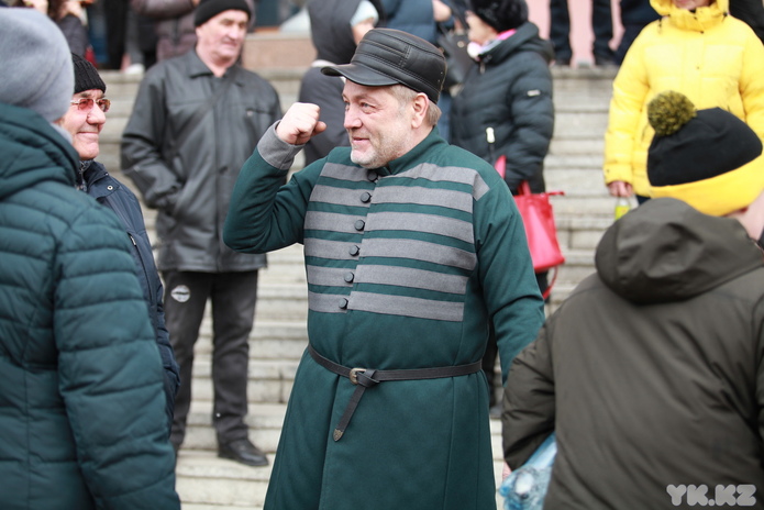 В Усть-Каменогорске народными гуляниями встретили последний день Масленичной недели