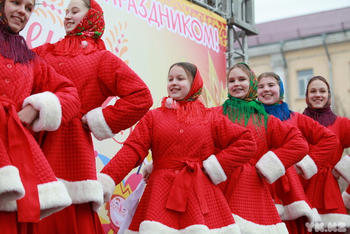 В Усть-Каменогорске народными гуляниями встретили последний день Масленичной недели