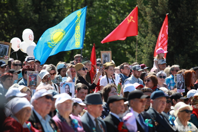 В Усть-Каменогорске празднуют День Победы