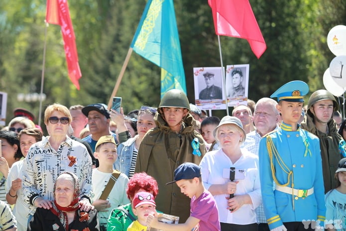 В Усть-Каменогорске празднуют День Победы