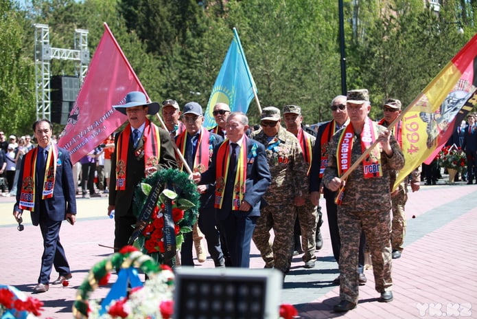 В Усть-Каменогорске празднуют День Победы