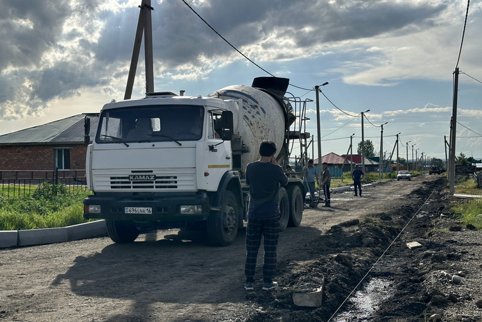 В поселке Шыгыс начали средний ремонт улицы Сарыарка